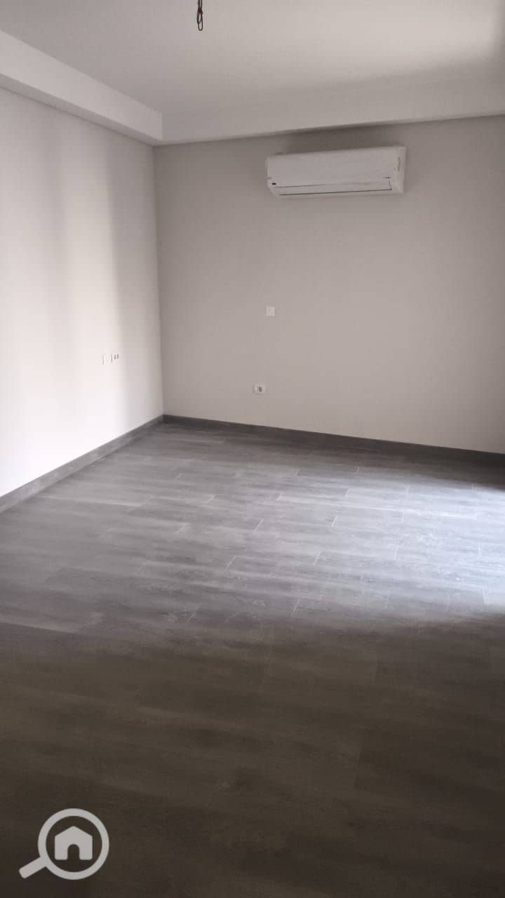 7 77561cd2-5c4d-4b30-9a33-f2f6d328082e. jpg