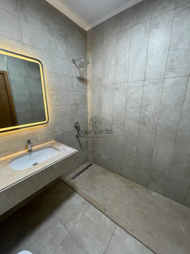 8 7272c10c-6290-41c8-bdff-c36e37b6bfdc. jpg