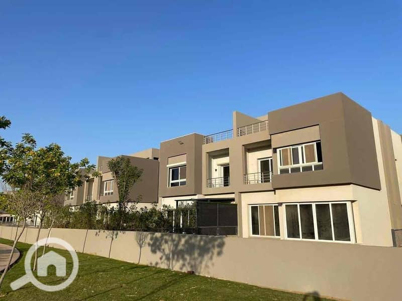 10 ab95f7a4-9c9d-4cfb-82b8-368f643f008f. jpg