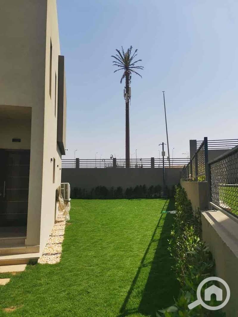 11 93ee46ed-a451-451c-b1dd-8987cc6b8db2. jpg