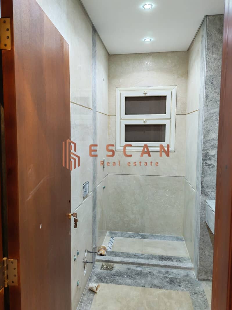 7 e327f378-5e4c-43b9-bfef-20522d9351dd. jpg