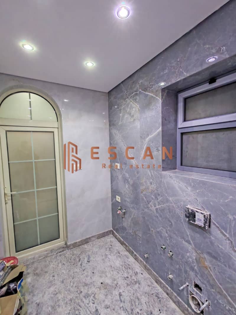 8 7a70f8ce-b0ef-40e8-91e8-c2b00c67f9c9. jpg