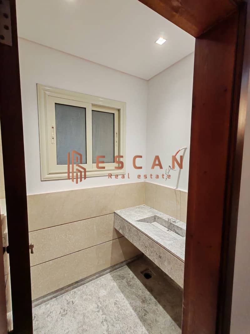 10 c89dddc4-a46b-432e-815f-12e9c432c971. jpg