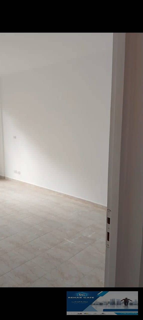 2 0a607ef1-4fc1-40f0-b3f7-41131a570df5. jpg