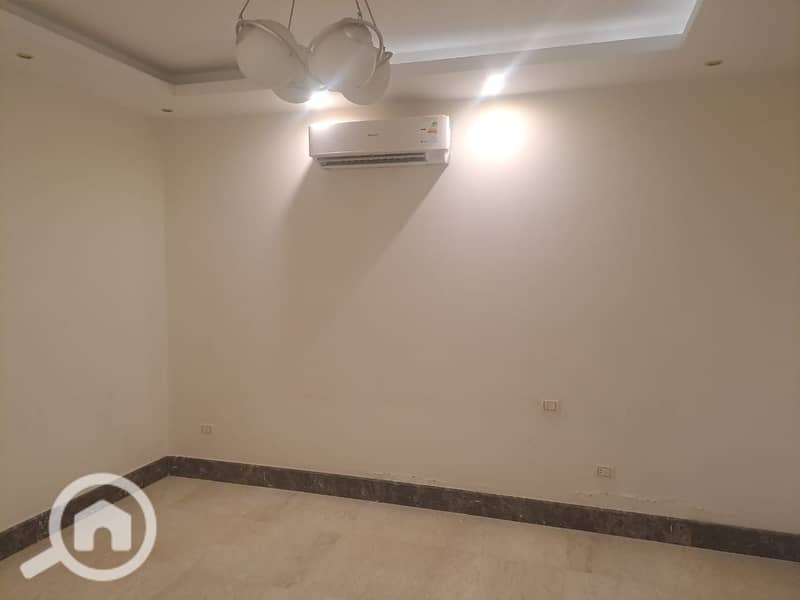 5 3770ff3f-5815-42a6-9293-63c8fd857999. jpeg