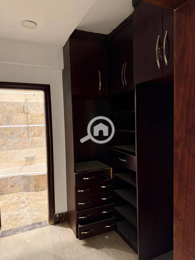 11 cc5fb905-b1dd-4c72-bd4d-29cece6b4540. jpeg