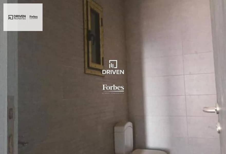 10 c79637bc-2311-4450-b328-8b7159107093. jpg