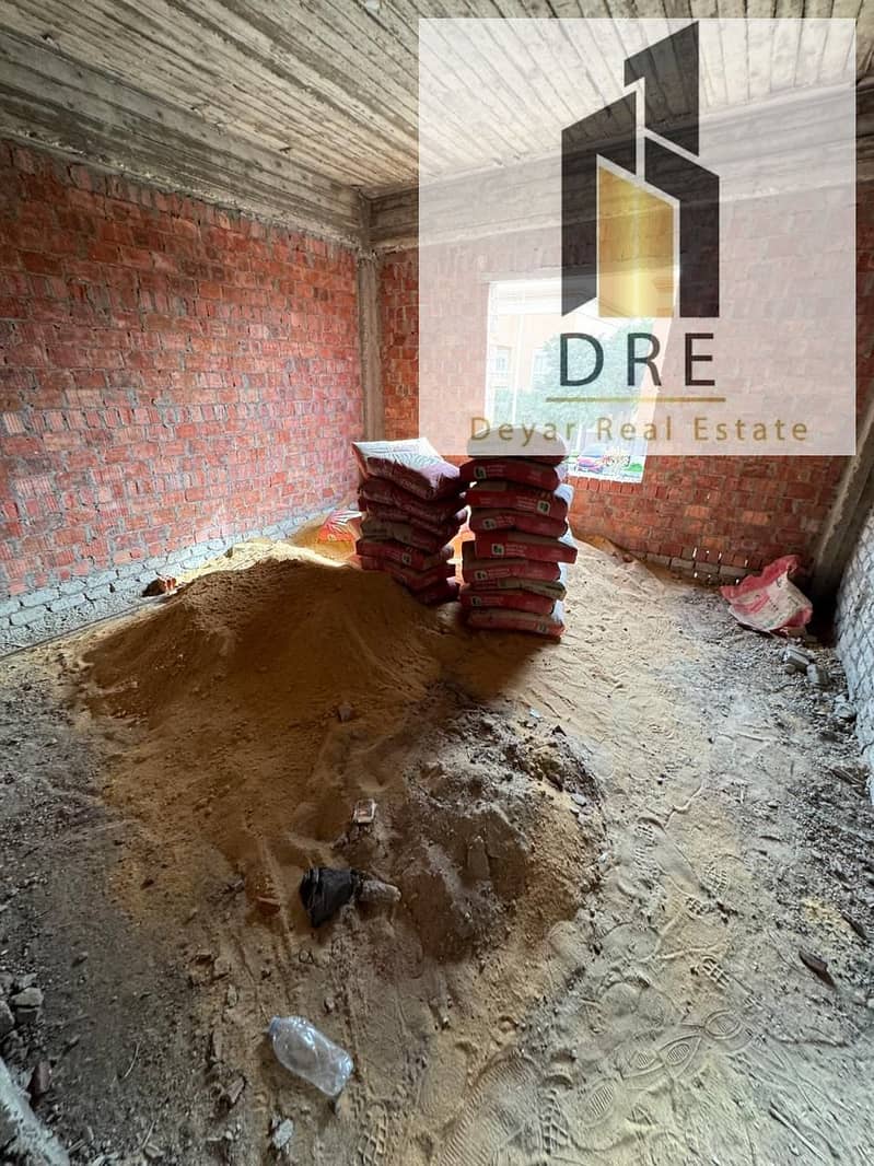 8 931f2bf0-9af9-4c98-8d74-9a4d4506c39b. jpg