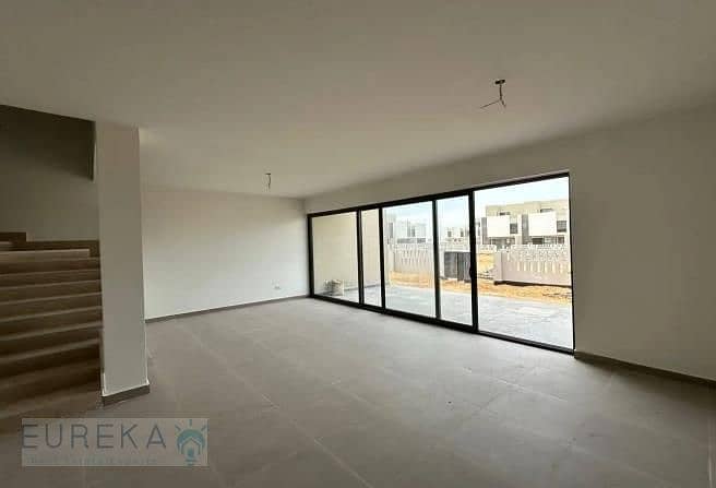 3 7252641-1c8e9o. jpg