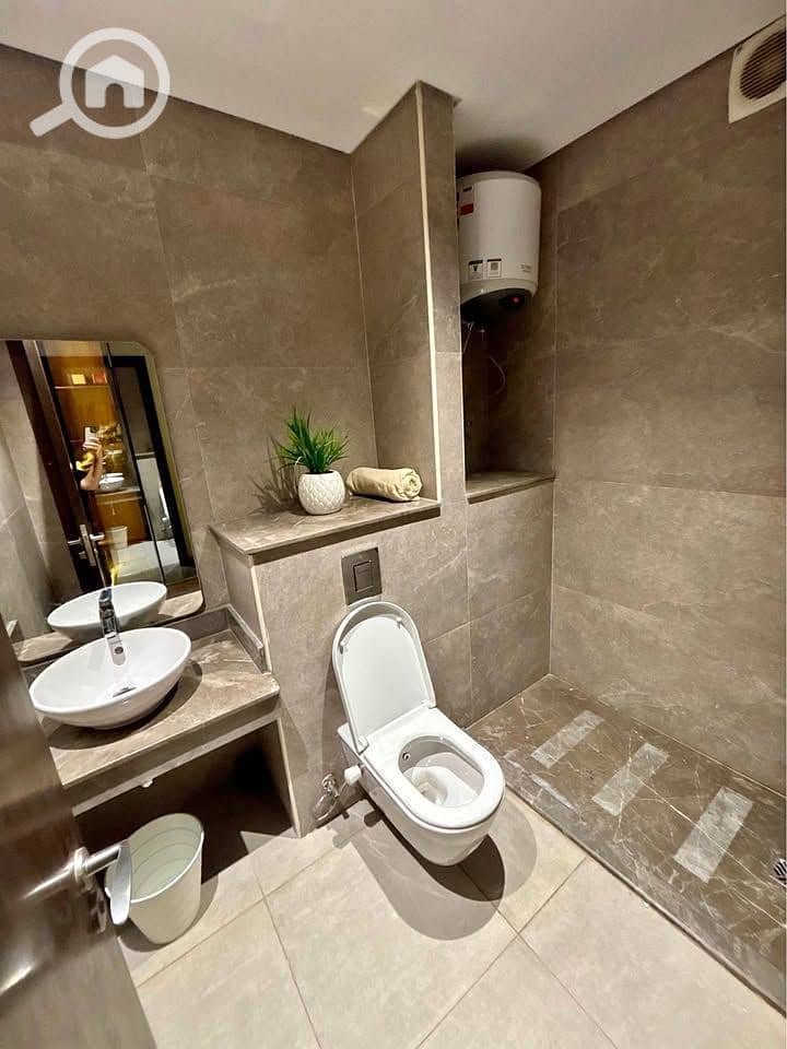 6 591737100_2101543673950406_1385932354696975364_n. jpg