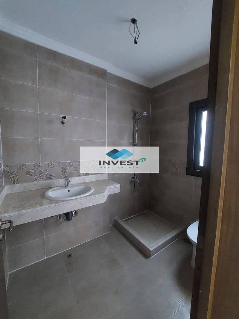 8 724b3aca-3fb8-40a2-b69a-b400780d5d3c. jpg