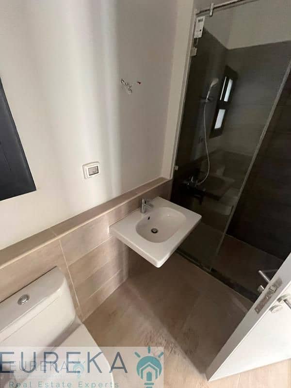 4 6610ea3b-7ae3-4ca6-beca-82a726129b47. jpg