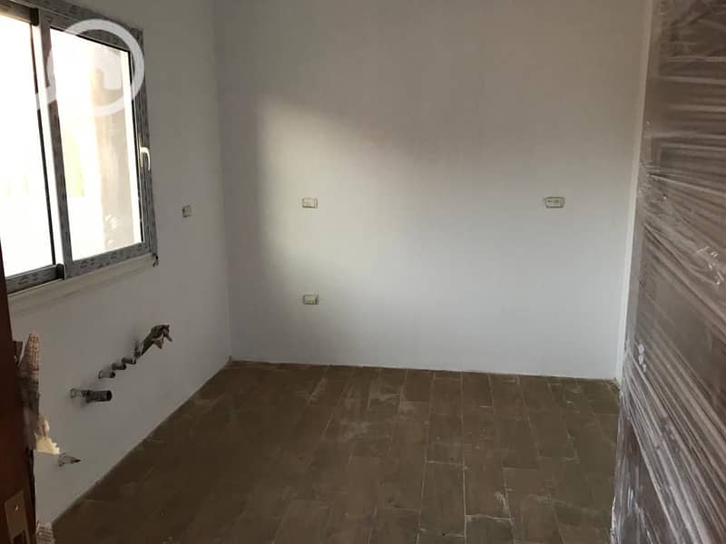 5 435748d6-b6c1-4a13-8868-cf4568b2b4a5. jpg