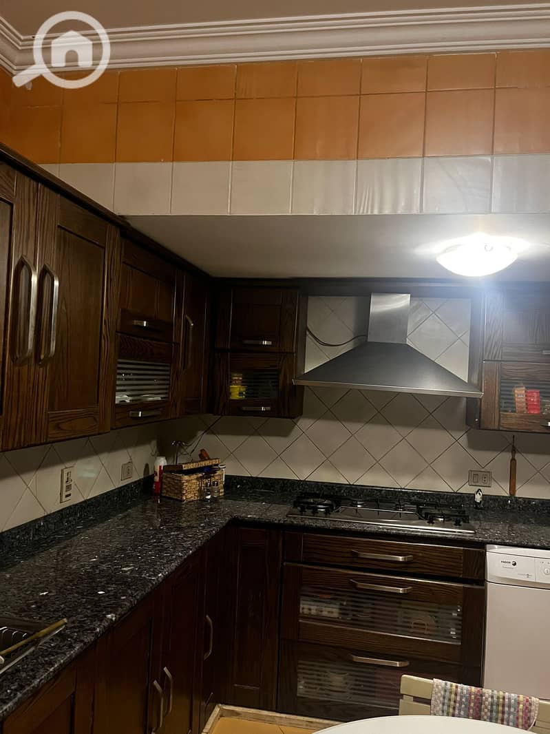 7 8cf20a4f-3d04-4131-8926-40f32381df71. jpg