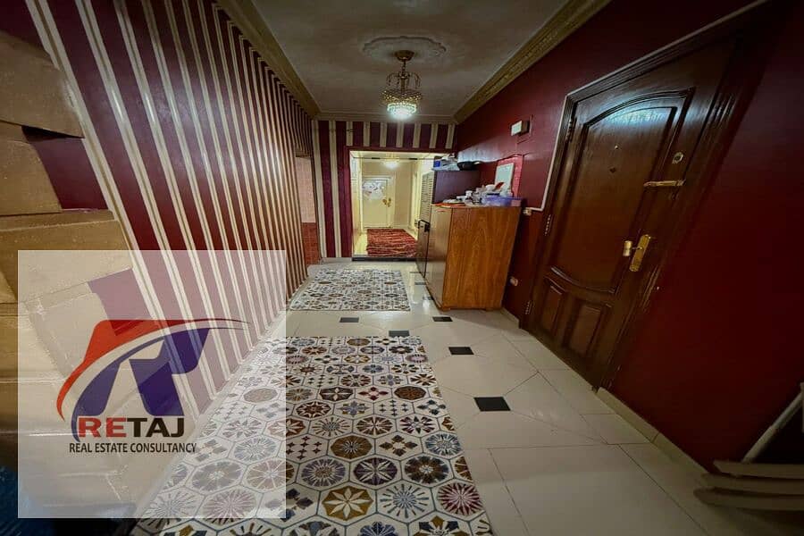 5 351e49c5-b0cf-4646-aaae-214a68c80094. jpg