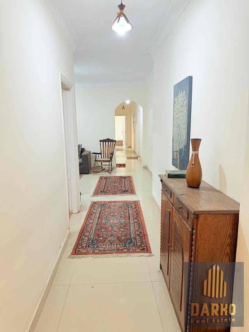 4 d83447b3-bae0-48d7-8ff7-85b1433b9f91. jpg