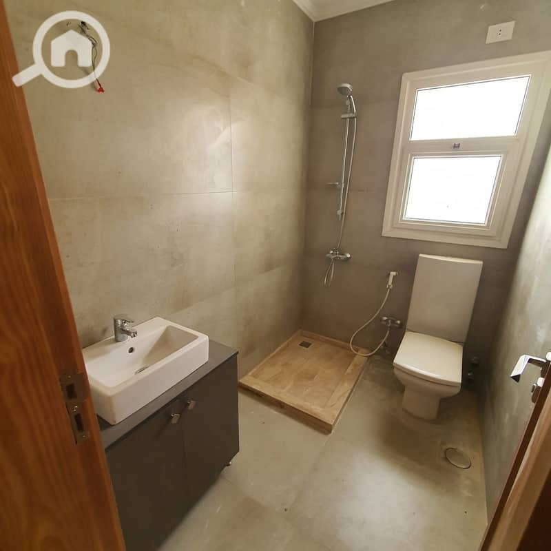 7 5d881d81-9bd2-4e88-830b-99f81b8fd32f. jpg