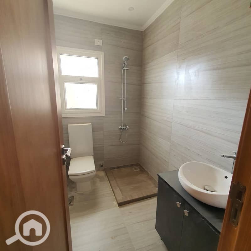 8 c6b2c164-b667-4537-a92d-5a93cc4d25c1. jpg