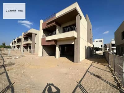 4 Bedroom Villa for Sale in 6th of October, Giza - ee43791a-291b-4043-a3b6-6206f32072cf. jfif. jpg