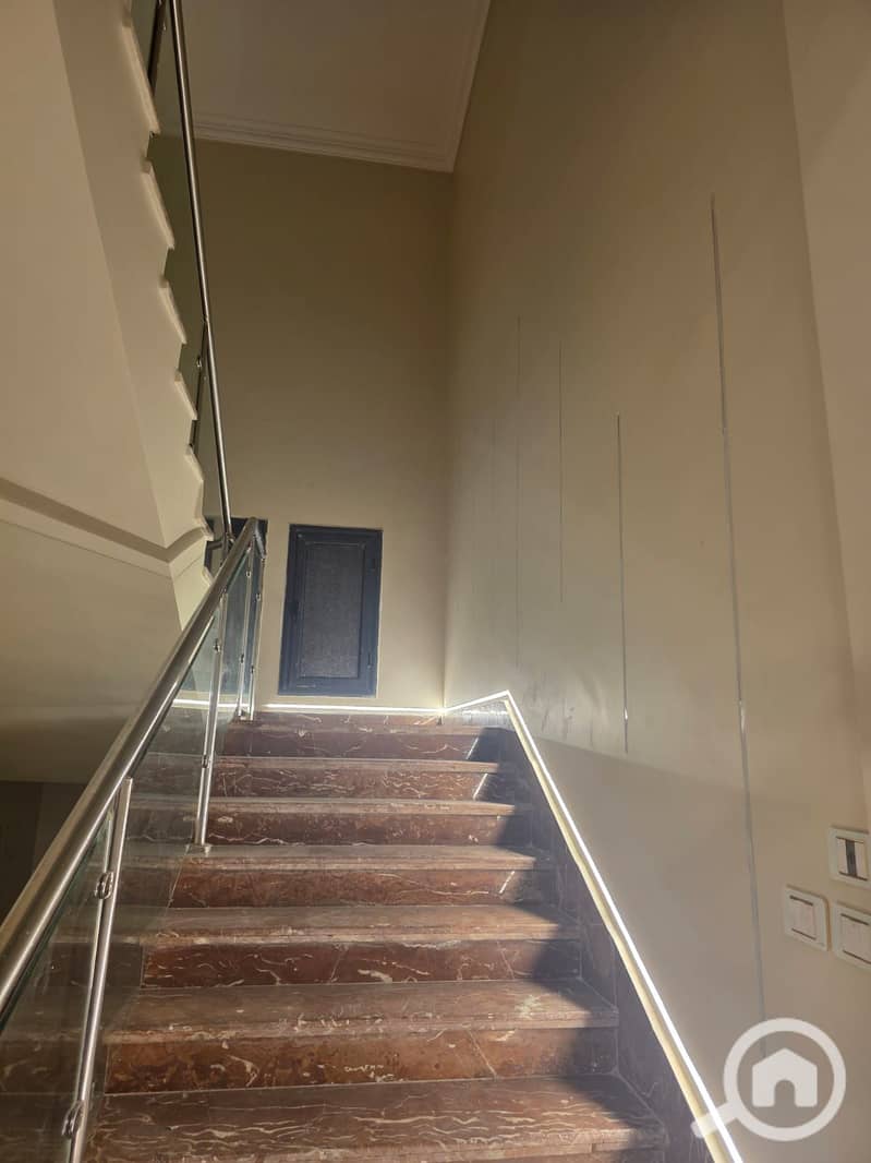 8 488d9299-915b-4b7f-aa72-dc2ae4f9898f. jpg