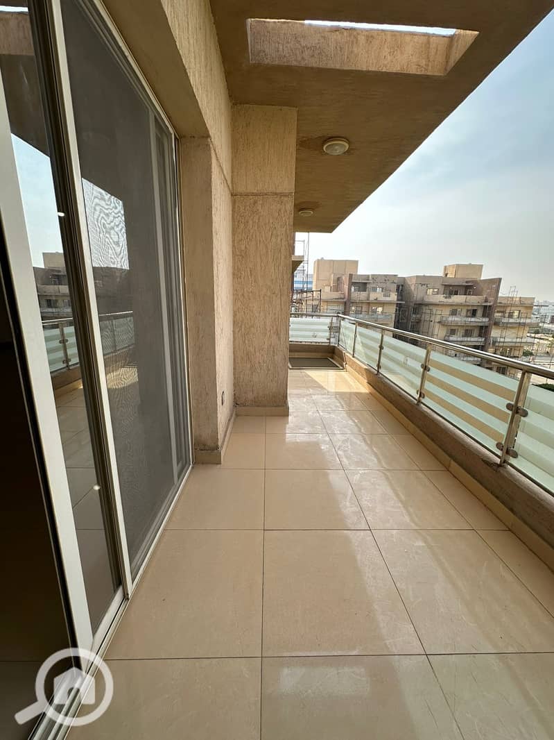 2 ea38fb42-fa43-48b0-8aa7-2e8b5d38fc00. jpg