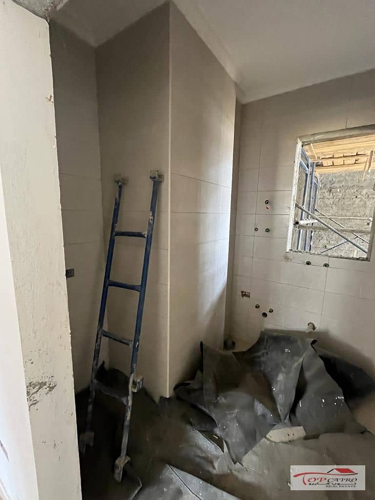 6 9d9c35bf-1939-44aa-a00a-e443d983a654. jpg