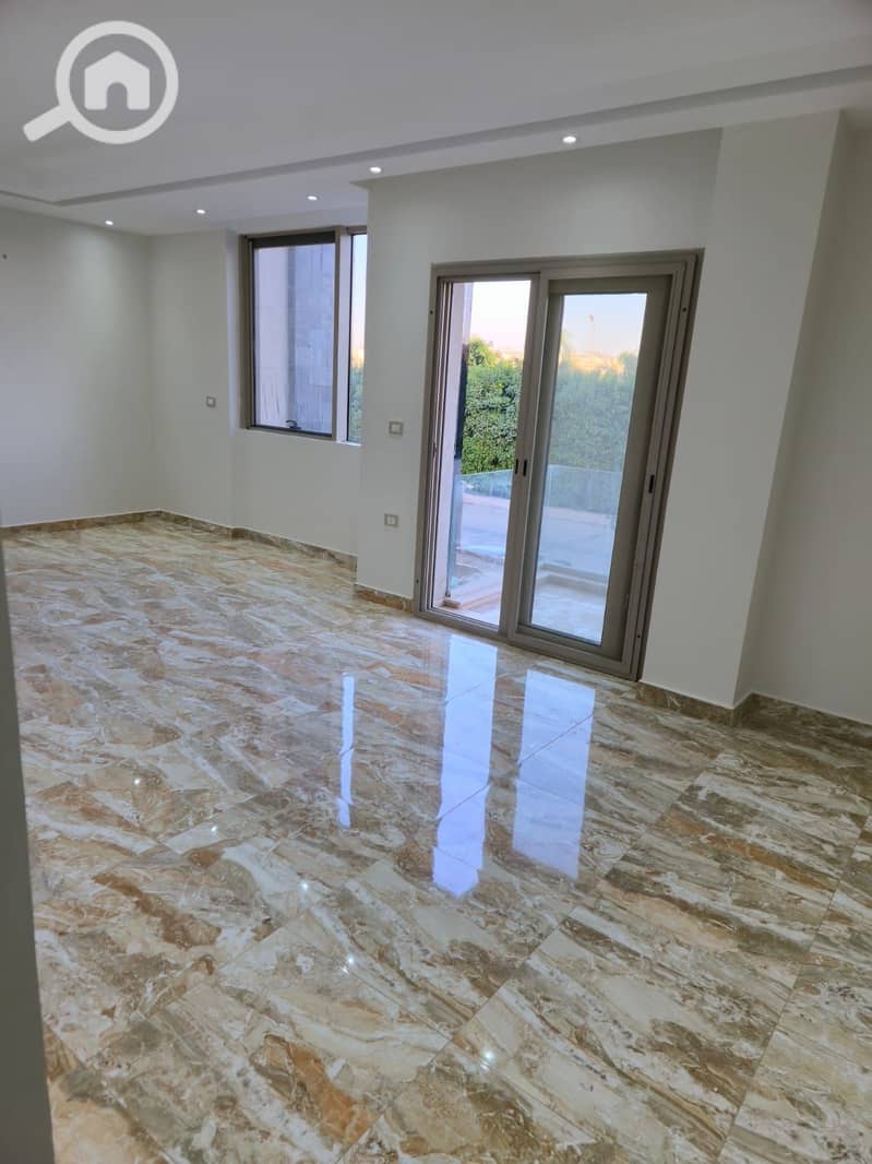 2 b19c51f9-a794-4b7a-90ea-6fc50bcc4ad6. jpg