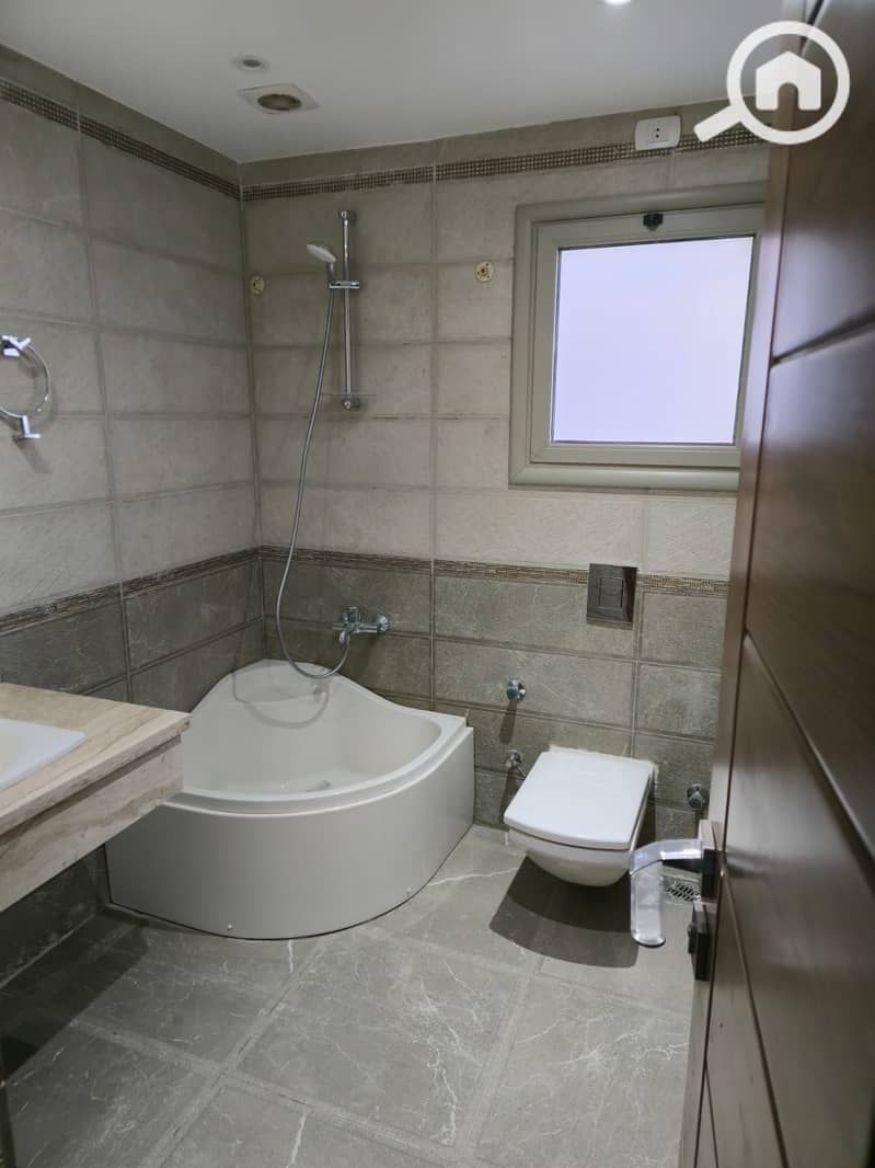 4 66b4a324-9cbf-4494-82a8-b366b6ef2764. jpg