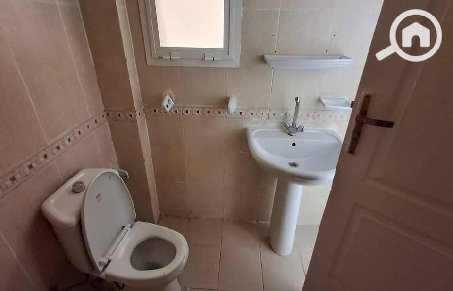 5 76e37b5b-71a5-428d-83a9-0105cb2e0d2a. jpg