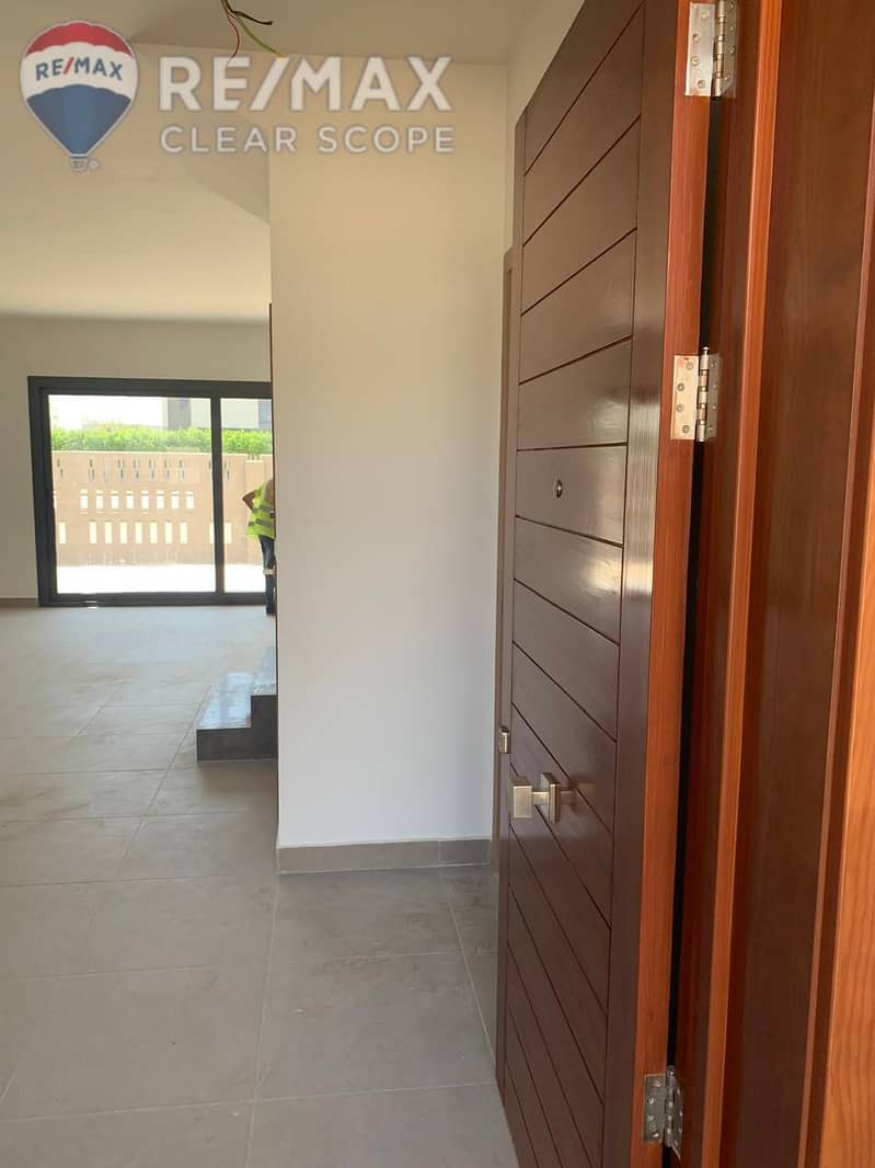 4 60604d99-61fc-40c2-9417-a100bee13180. jpg