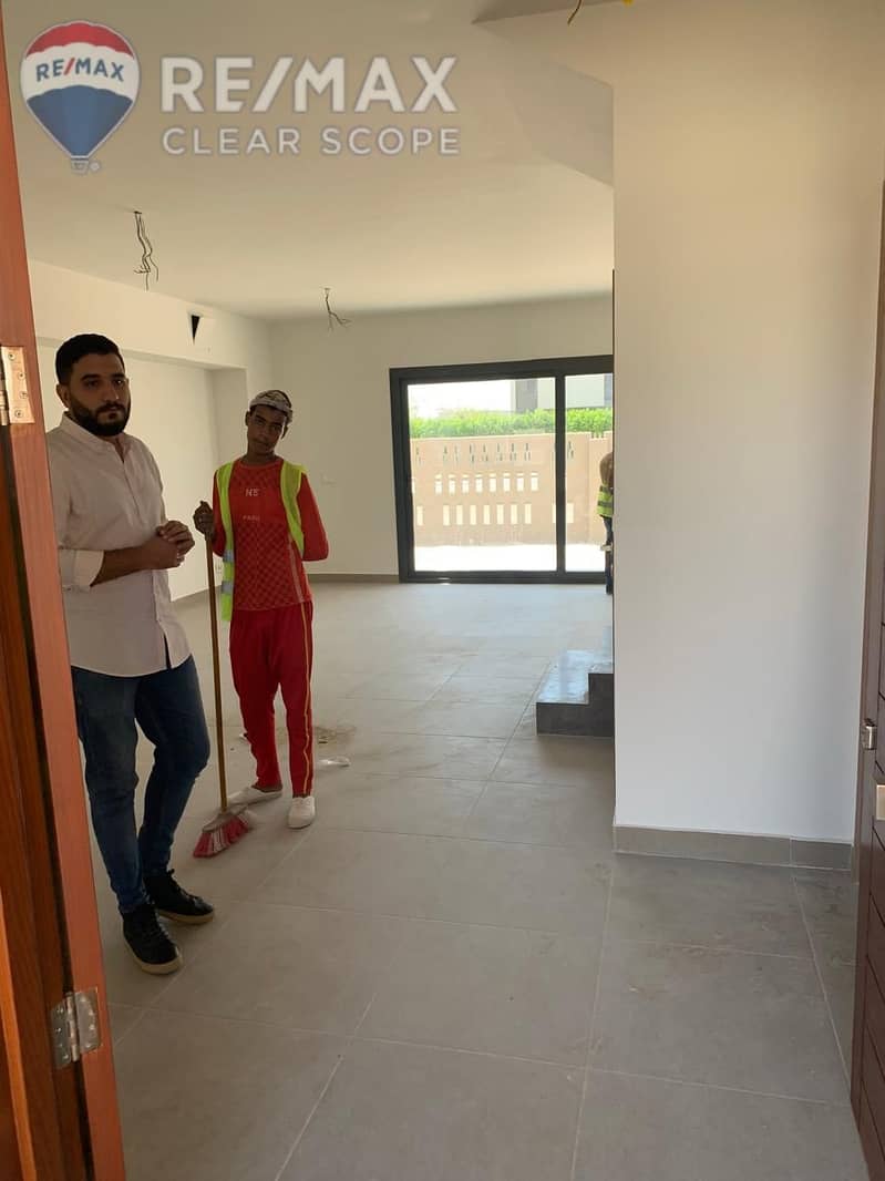 8 c181c253-35cd-4c63-b492-89d8a4c0d461. jpg