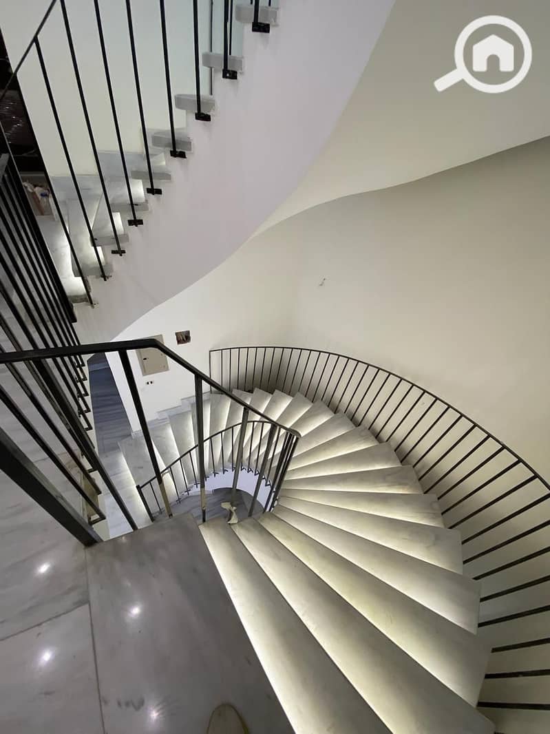 10 b7ad5f79-f1c1-4c55-a91d-d8fe998df354. jpeg