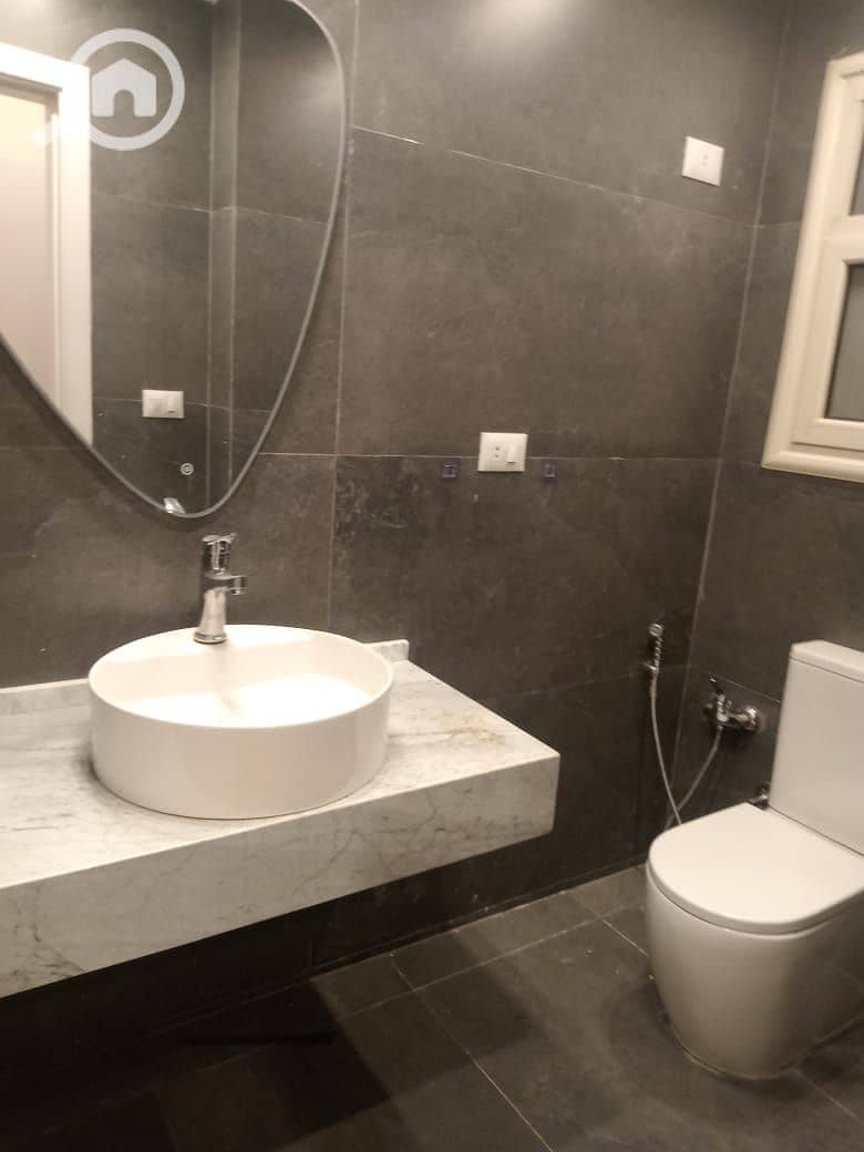 2 5d2f77fc-fd8b-445c-8f00-ab2ae17a7997. jpg