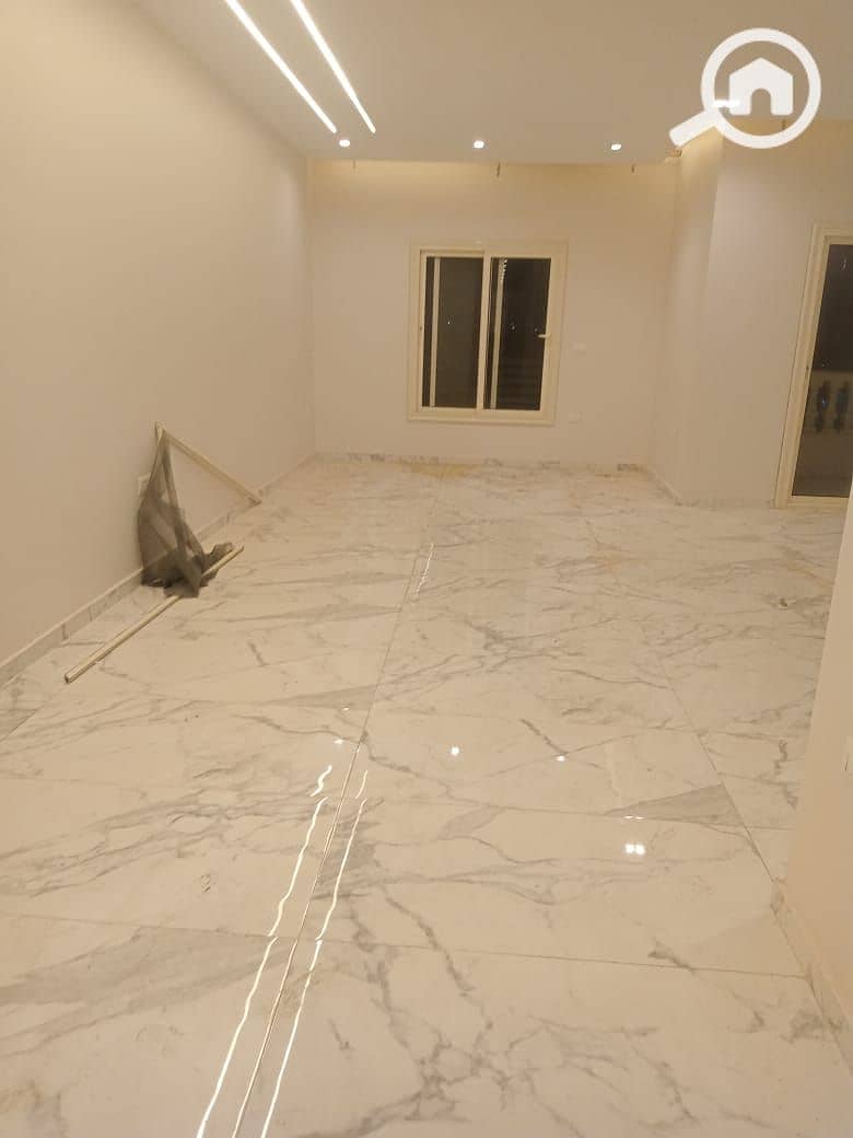 9 ee4cf556-20fa-49b0-9706-80901eb2c85e. jpg