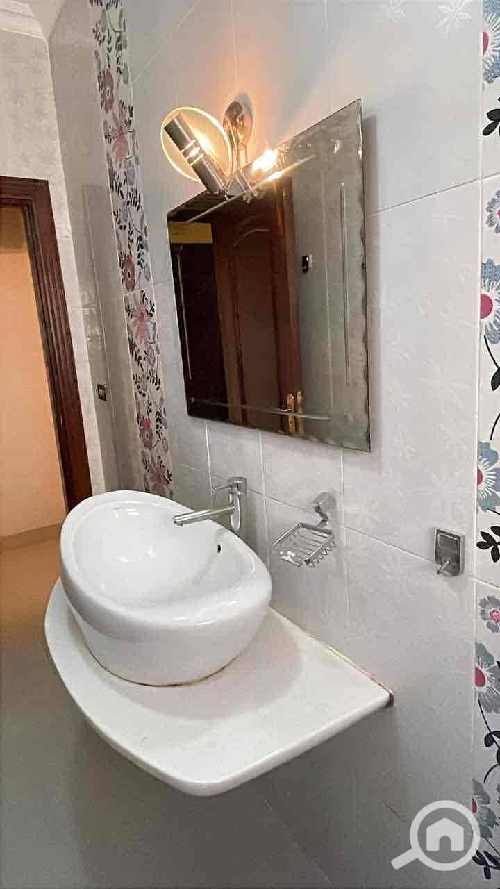 4 e854fbae-88ce-4221-bd80-ad91dae76280. jpg