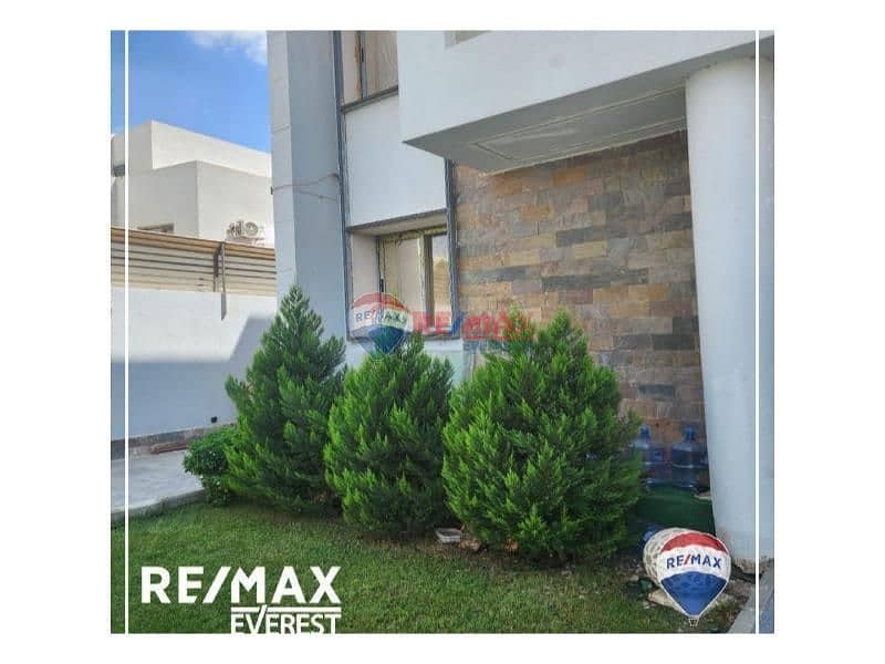 2 9e738f4b-8631-42e8-9d9f-89da8f03a162. jpg