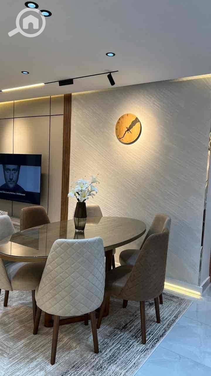 32 6d5d5c72-4905-4a62-b2ab-3e3ba38bbc45. jpg