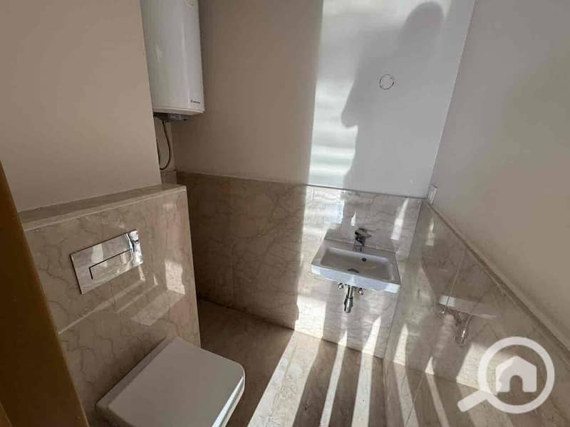 3 fecc3846-7cf2-4bb2-ae86-9816b9fa729d. jpg