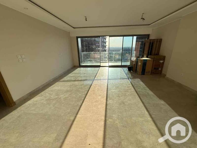 5 cfe3ecce-6b9d-4c8c-86bf-a37473645a46. jpg