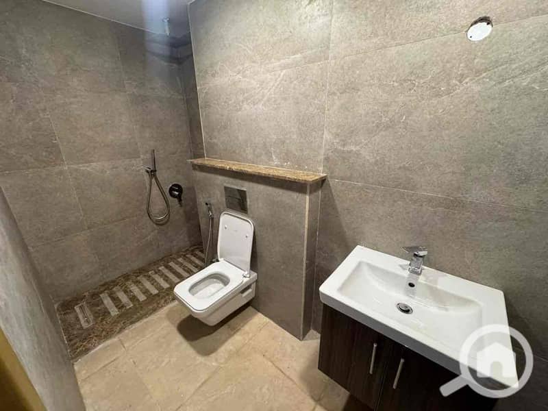 6 937ea8e4-e95c-436f-a923-6b82200ba048. jpg