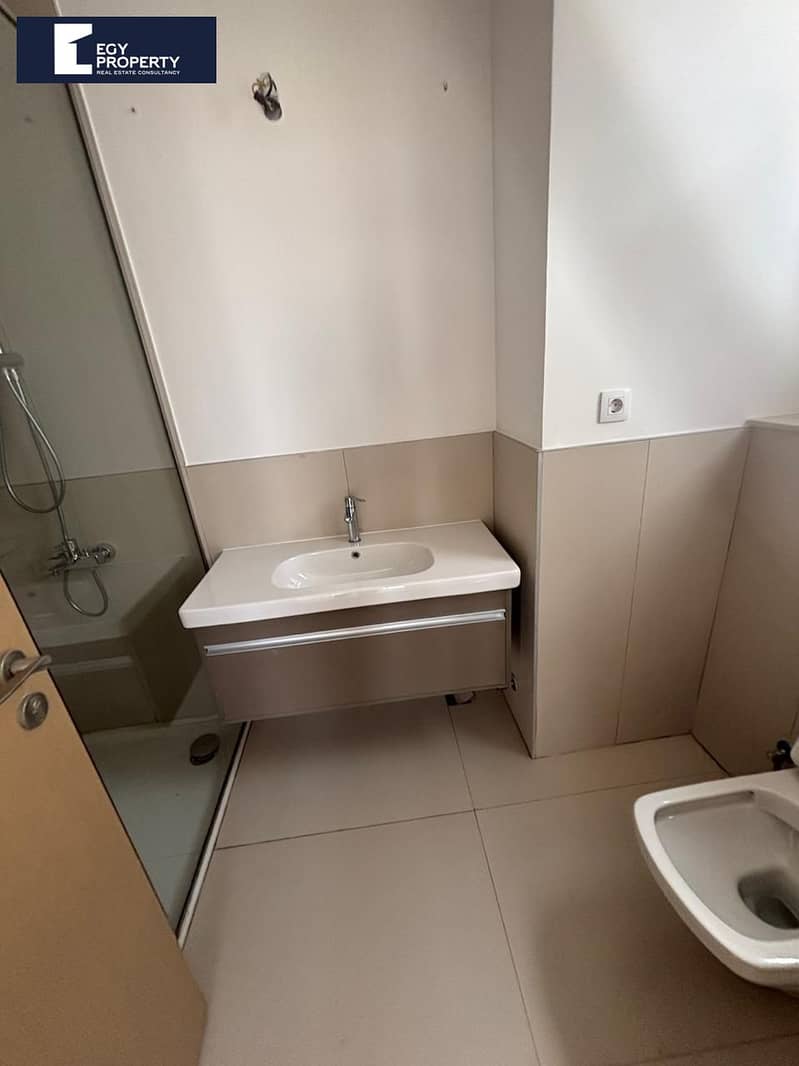 4 _files_48b12a91-254f-4127-a67a-ba8fd38a4367. jpg