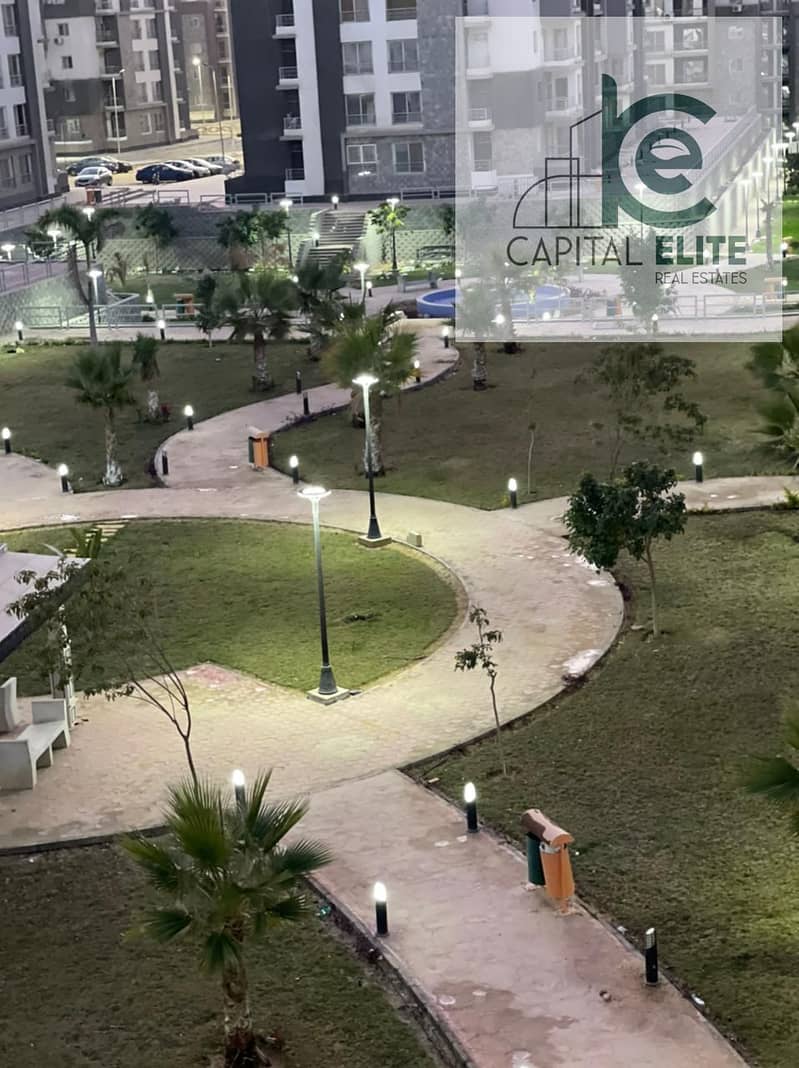 8 10465363-b38b-47ed-8d28-906ac8d7bfc6. jpg