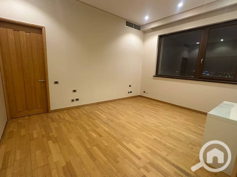 2 b3cd2ece-f62e-479e-a495-5566ec68bf40. jpg