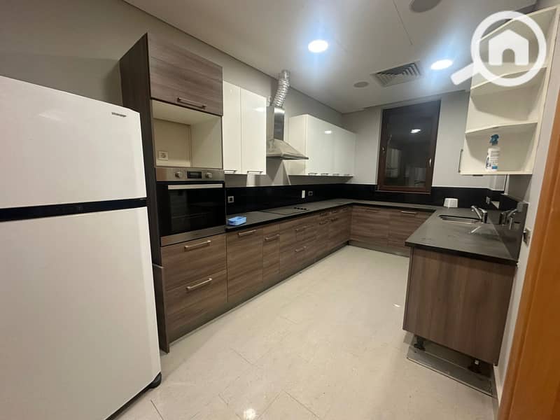 4 01f86a99-7bef-42f7-817f-39789961d4b7. jpg