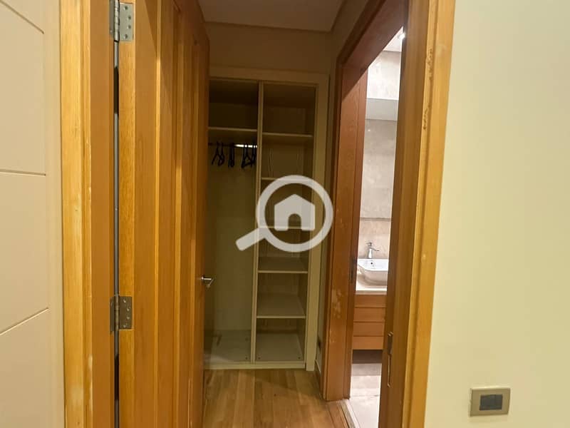 8 a99eb30e-49de-4543-9136-38576107e18f. jpg