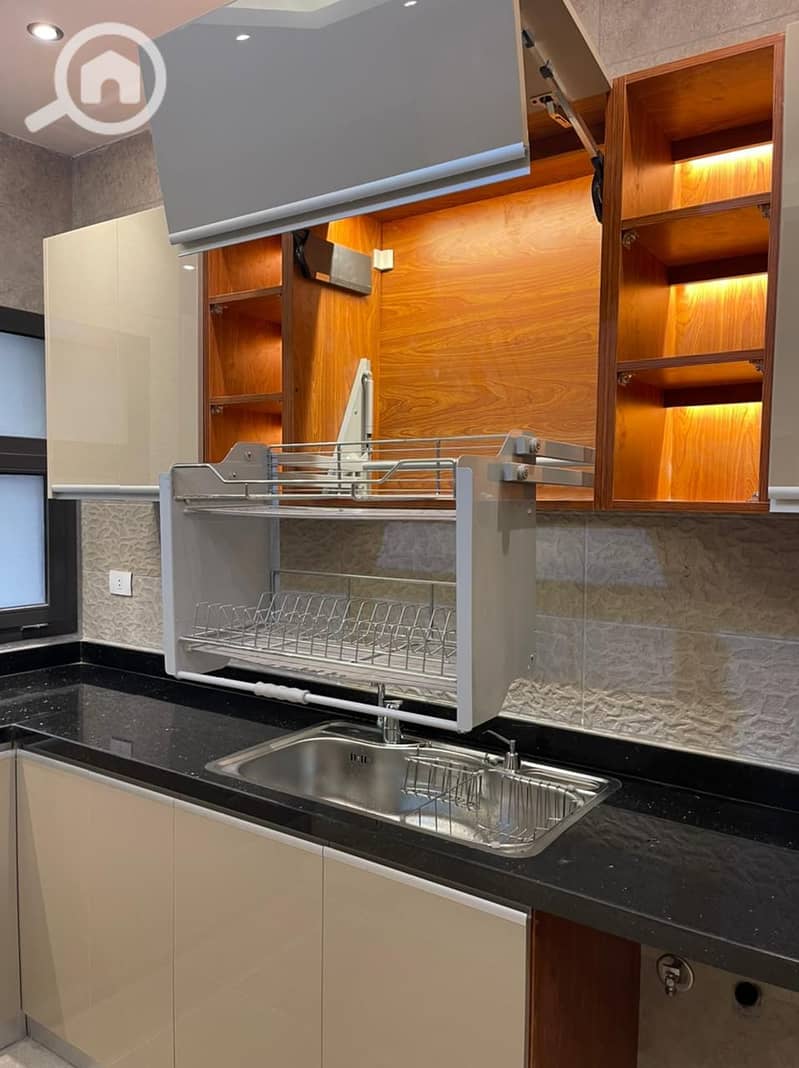 7 3e9365f8-fd84-4bde-8169-0bde824d8a5d. jpg