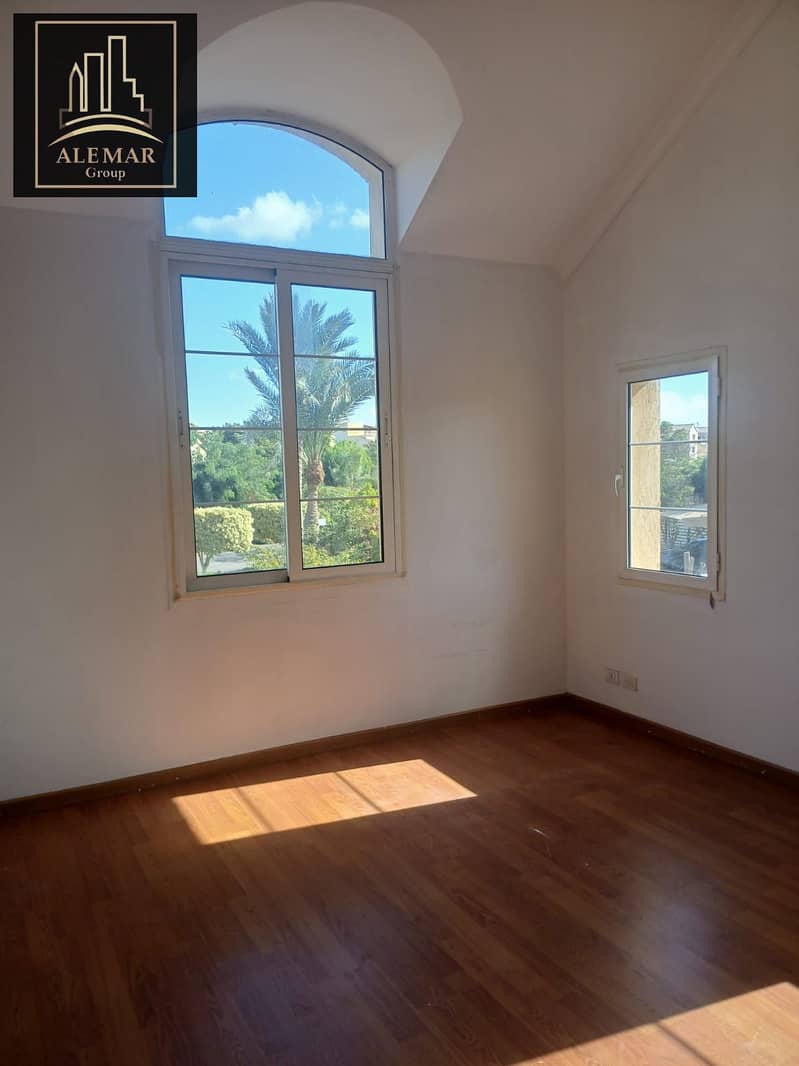 7 d85b40d5-e986-46a5-b0c0-f5e332cfab2f. jpg