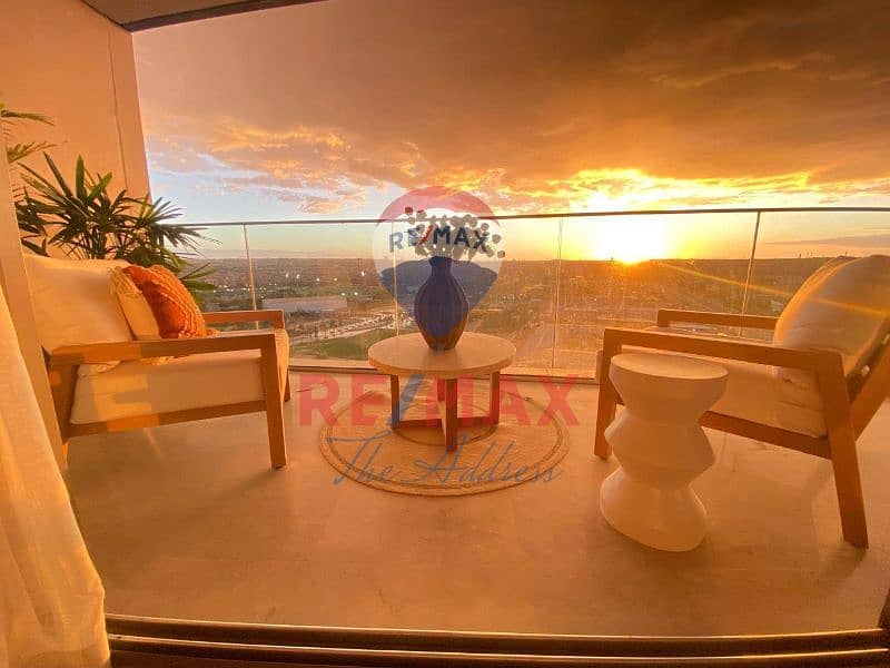 12 e5c619bc-ea2b-4985-8317-04c5d85ca53c. jpg