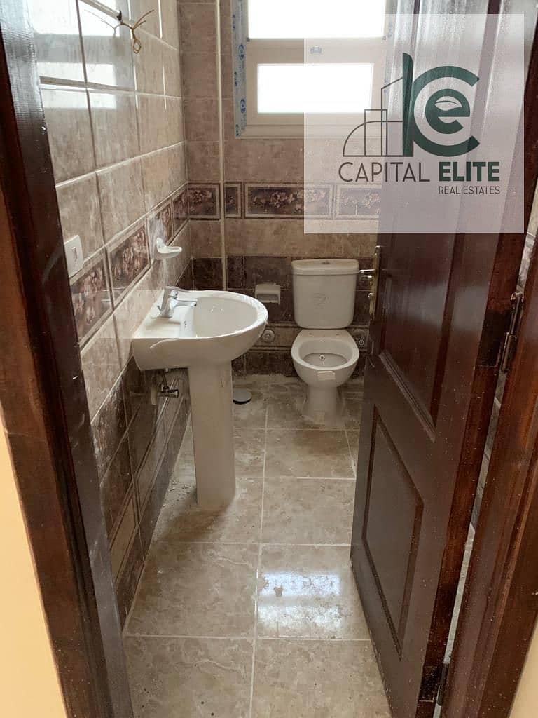 18 b0f7f774-00ef-42f7-9766-b6427d97b672. jpg