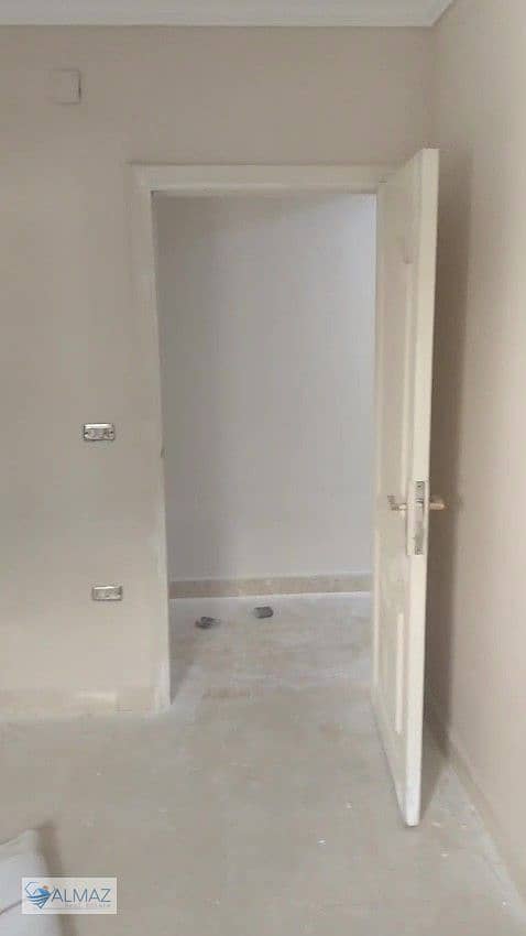 7 WhatsApp Video 2026-01-15 at 1.43. 25 PM - frame at 1m56s. jpg